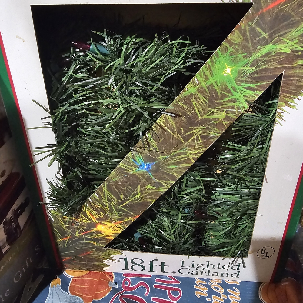 Lighted Holiday Garland with Multicolor Lights